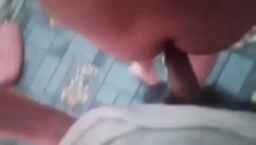 Göt sikişi çok sert güzel göt deliği böylece memeler sikişiyor