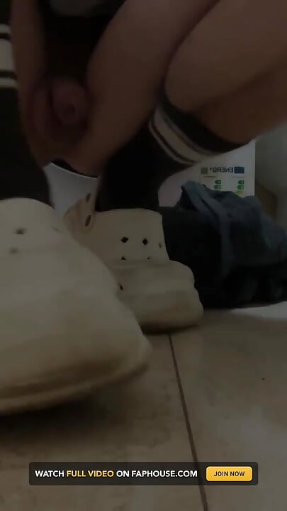 Intermitente Rápido En El Baño Conejito Femboy