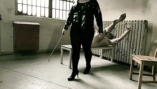 Домина госпожа April - камера 45 Апрель тюрьмы - часть 3