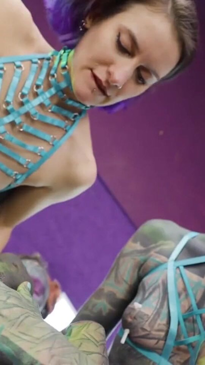 Antrenament senzual de anal cu pumnul cu lărgire masivă și prolaps | Clip 2