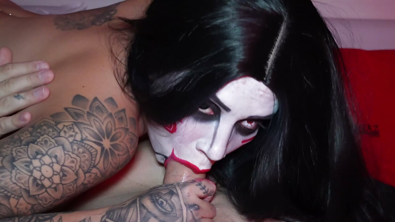 ¿Quieres Jugar a un Juego?  Sara rubia especial de halloween