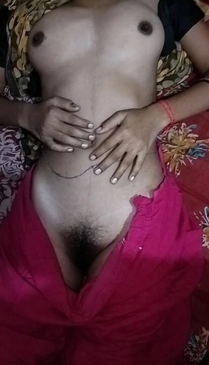 Sex with my aunty when my uncle out of the town aunty very horny in night she call me to come her room and sex with