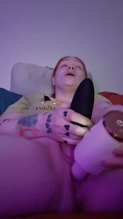 Tight MILF Pumpum