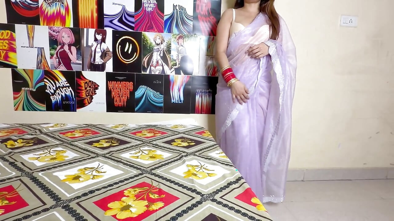 Kakak ipar india yang lagi sange mertuanya lagi asik nyepong kontolnya sendirian di kamar