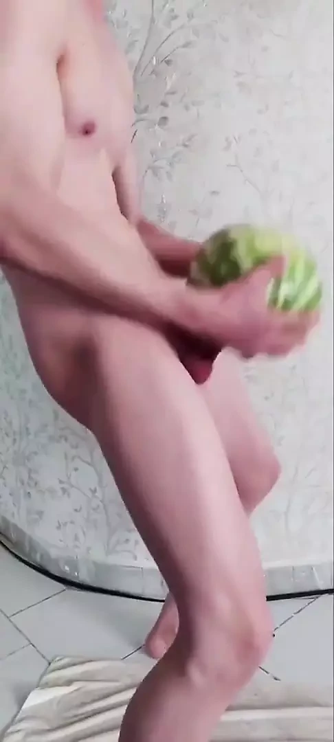 I love eating fruit: Horny at home, I fuck a watermelon before college