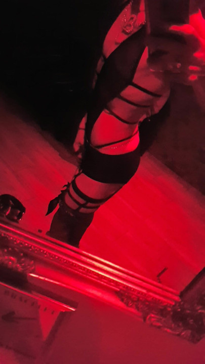 aMpHiBiSauna thong Black👗NyLon Mini-skirt, [16Mai23] VaneSsaBiTCHx PariSChienneTrvprod⁷⁵