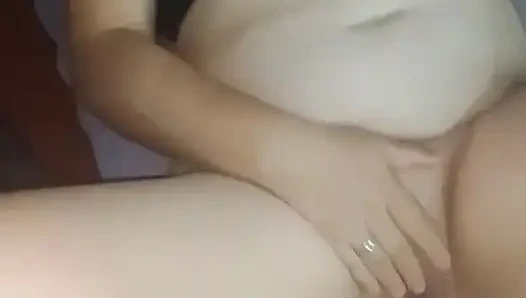 Ekstra orgazm: medi sikişiyor sonra mastürbasyon yapıyor