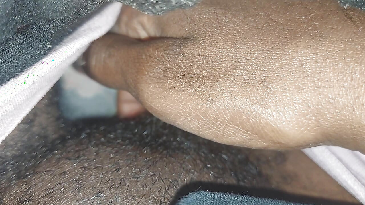 मेरी गीली चिकनी चूत के साथ खेलना