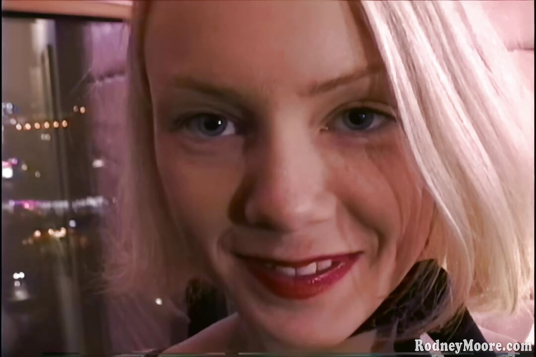 Vintage Gorgeous Sexy Amateur with Bush! 90s