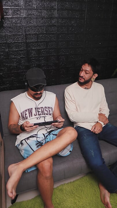 Futând sora vitregă a celui mai bun prieten al meu în timp ce se joacă la switch 2