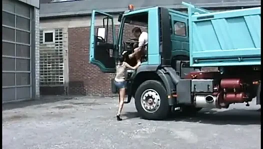 A Trucker Driver Quickly Fucks His Girlfriend Before the Next Route