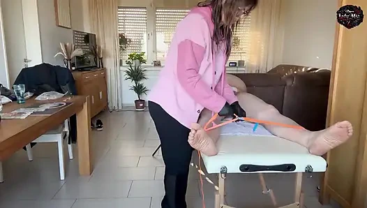 DomLady Mia SlaveOfM Hell of Pain Peitschen CBT und Schwanzstrafe mit Strom und fiesen Klammern - Teil 3