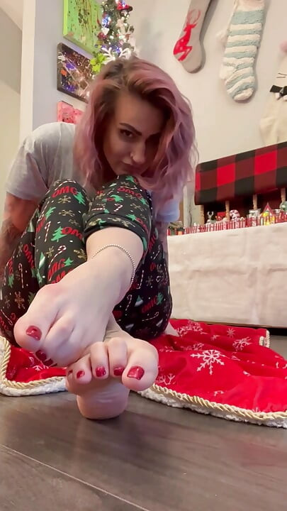 グウェンと彼女の柔らかく美味しくて美しい足のクリスマス
