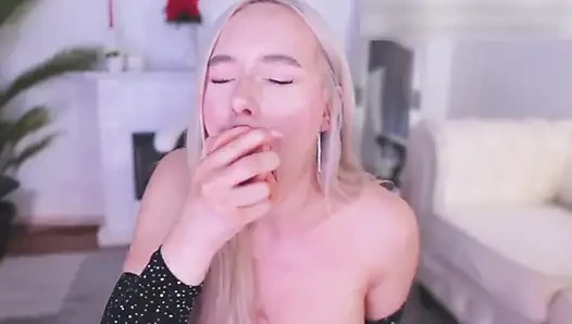 Blonde Baddie Fucking Herself with 2 Toys Dripping Cum