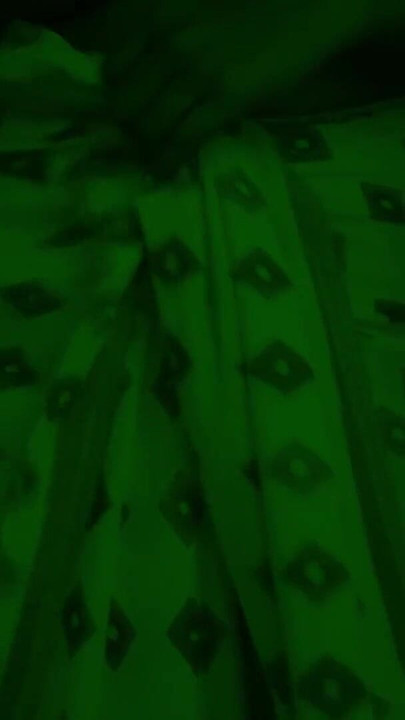 Isteri desi panas India mengongkek suami adik tirinya yang kecil | Klip 1