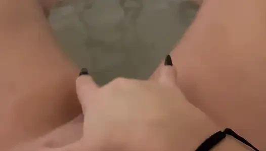 Hot Wife Masturbates in Bathtub - 4K