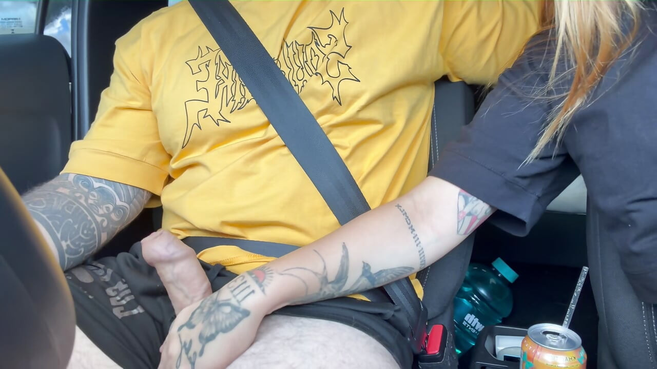 Perfect girlfriend sucked my cock inside the car and swallowed all the milk