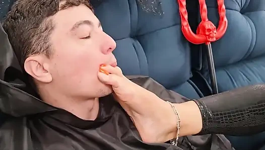 Footjob seksi 42 versi halloween