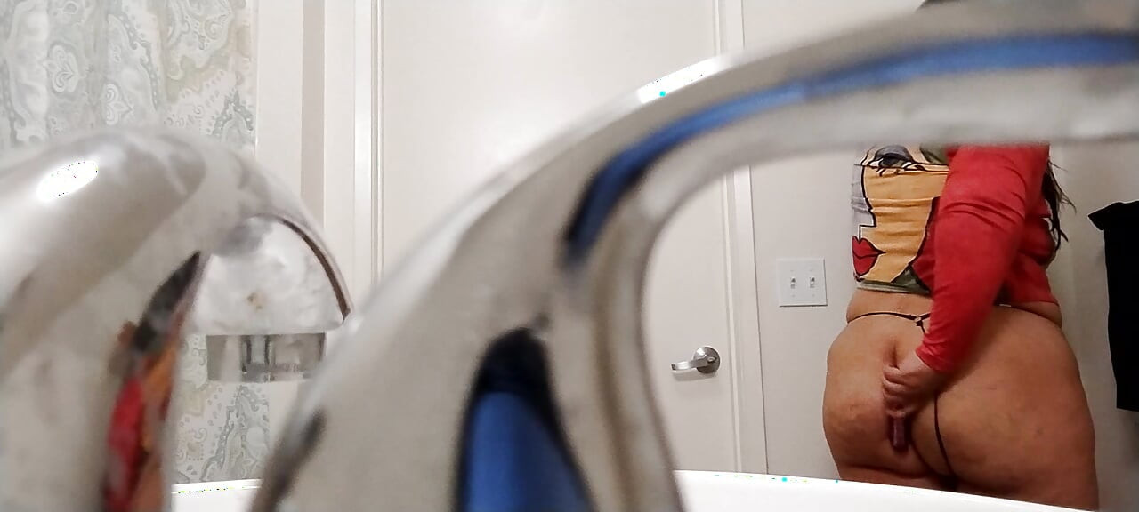 Watch Me Bridivine Masturbating with My Big Dildo