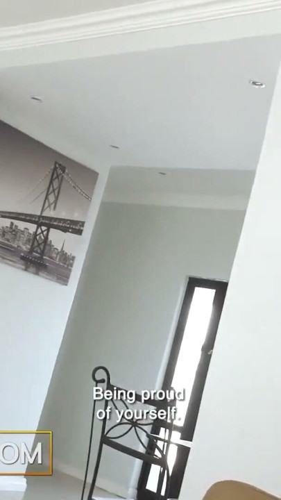 Remaja ebony toket sempurna dengan mimpi besar mengambil jalan pintas menyepong kontol! | Klip 1