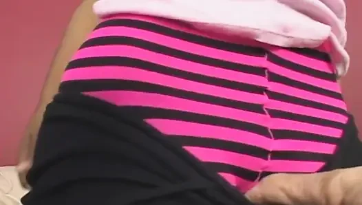 Zenci orta yaşlı seksi kadın ıslak grup üreme seansında genişliyor