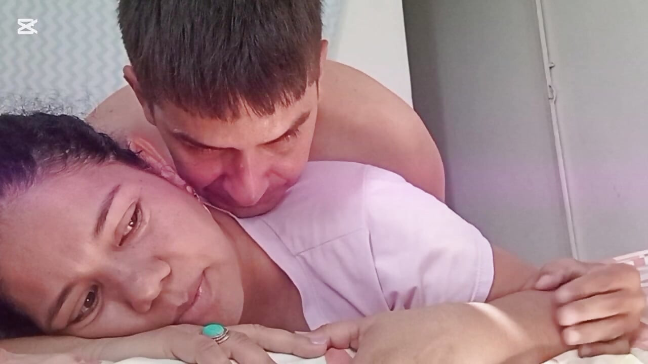Girlfriend sucking cock