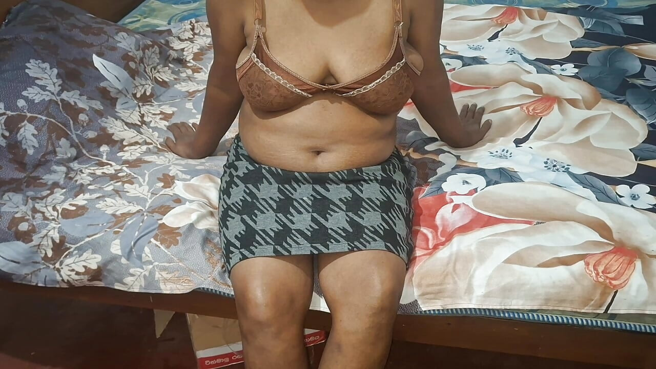 Sexy Thick Personal Trainer at Home