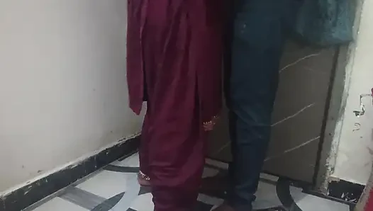 Bhabhi ji ki mast thukaee aur pilai