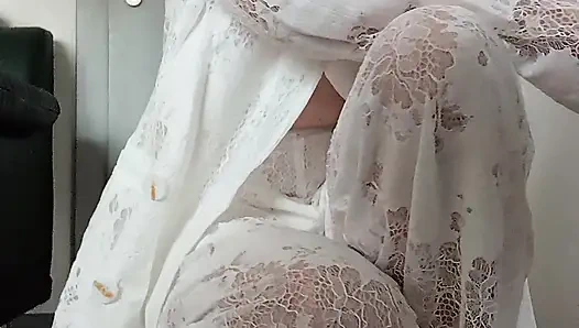 Semua dalam warna putih