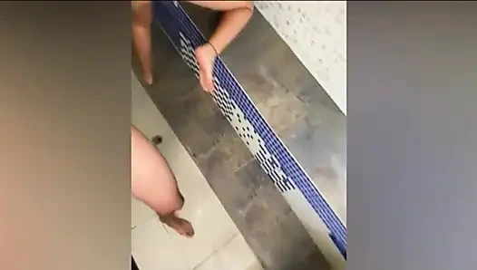 Минет и трах одновременно в джакузи