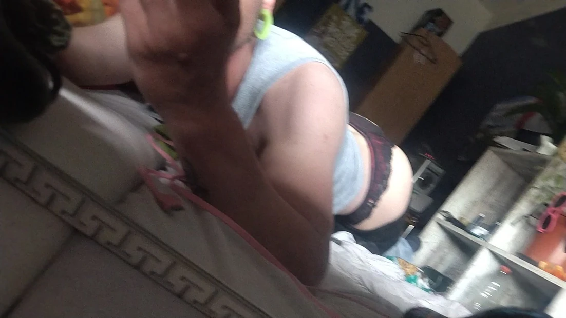Straight Boy Maxi Twerk His Tight Bubblebutt