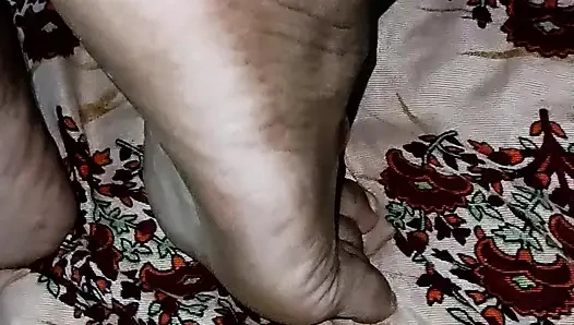 Meri wife do land chahiye