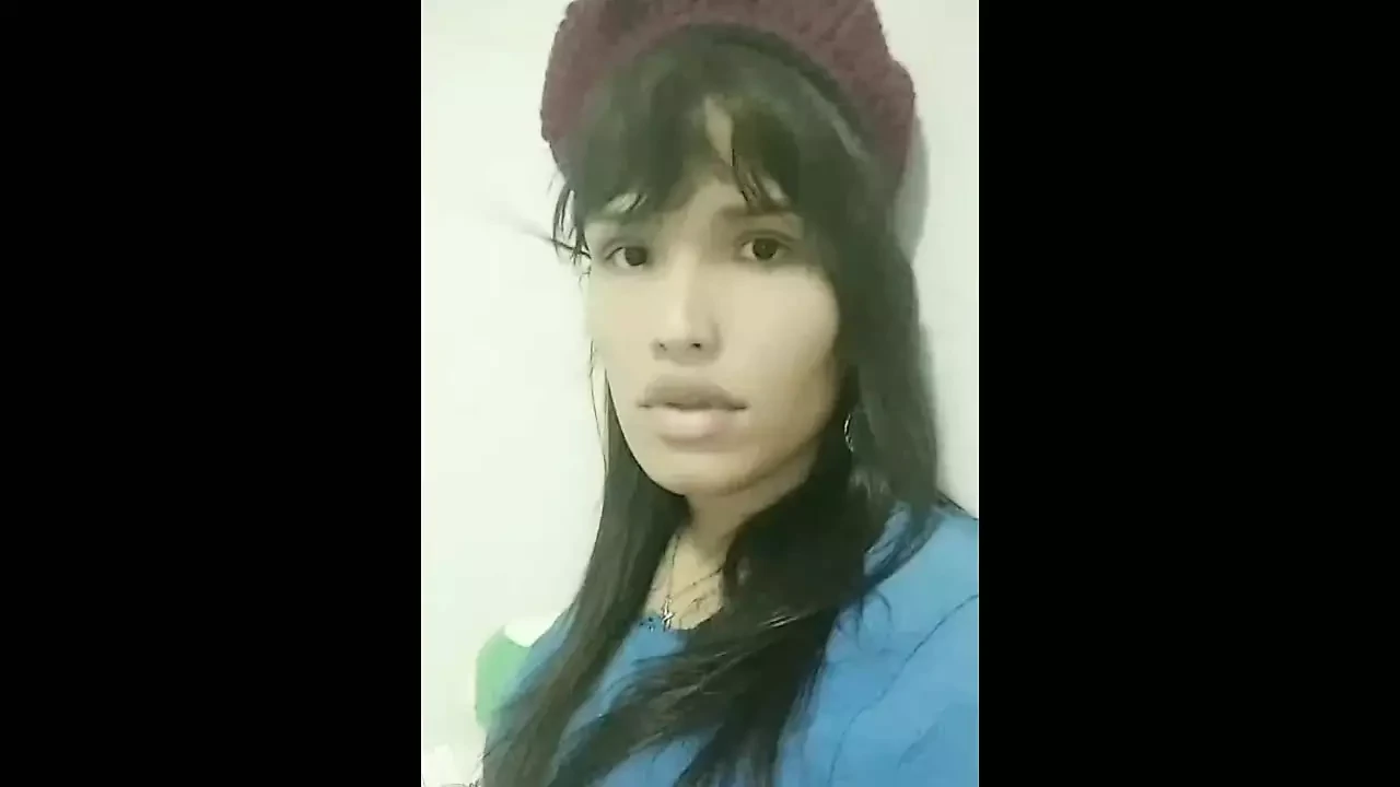 Pretty and pink ladyboy, very hard and horn