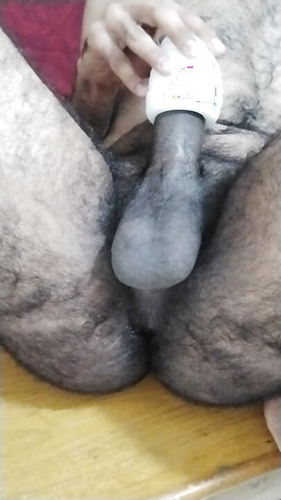 Când soția este plecată de acasă și tu încă vrei să te fuți!!