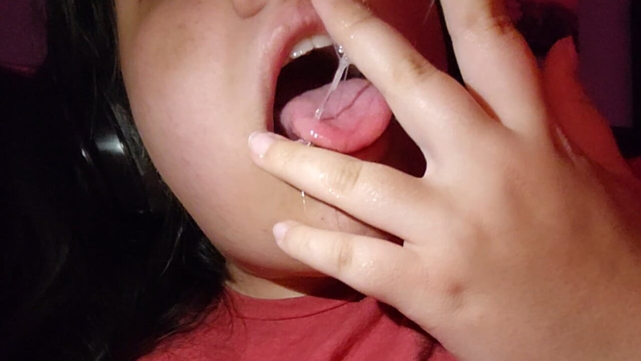 Ăn âm hộ của riêng tôi grool nước xuất tinh