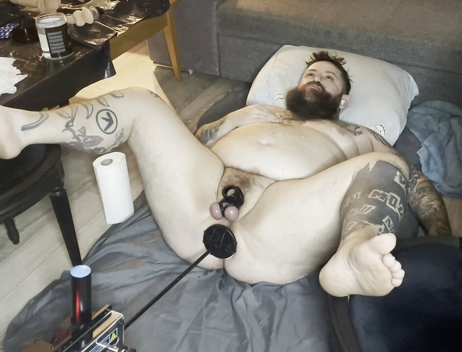 Fuck machine fucks my big ass in missionary big orgasm