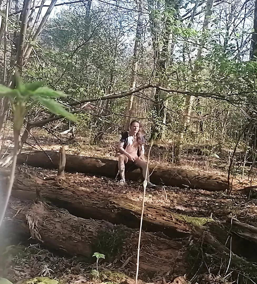 Bella betrapt in het bos