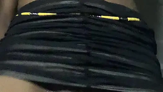 Ateşli seksi dans zenci genç kız mini etekli yağlı ıslak amcık gösterileri ile azdırıyor