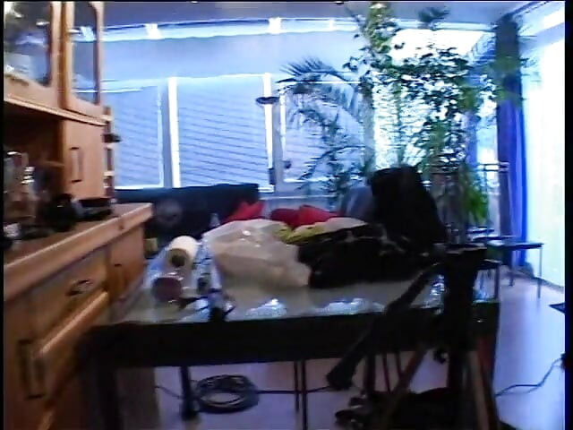 Asiática puta com bunda grande é fodida até gozada