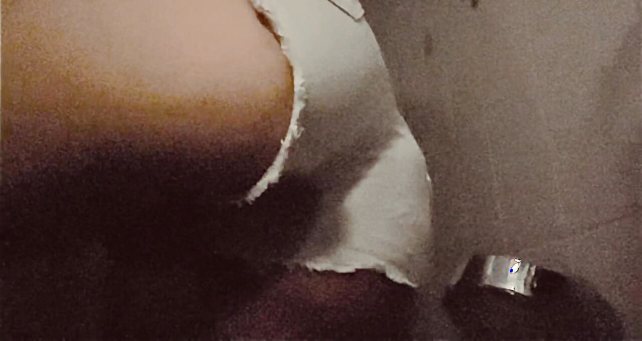 오줌을 싸야 할 때 항상 발정난다