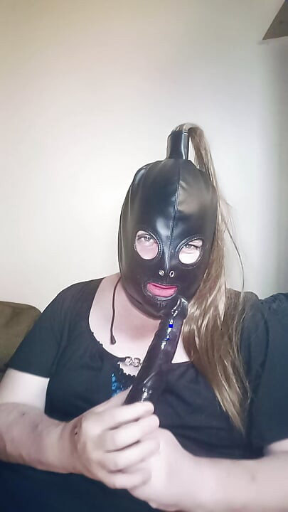 Stephanie-Nicole tries her hands as a sex toy reviewer