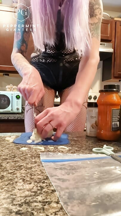 7'3 Peppermint Giantess Makes Stuffed Shells with a Very Naughty Tiny Helper Tied to My Heel