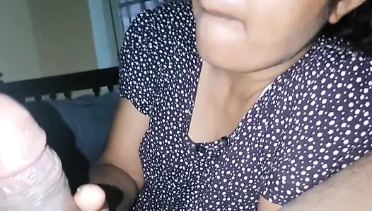 Я нашел этот сексуальный секс, работающая малышка шлюха с пляжа