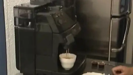 Немецкая частная рабыня на кухне