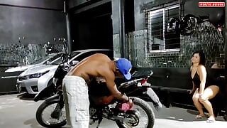 todos so dias vou limpar sua moto ate que vc mim de o cu