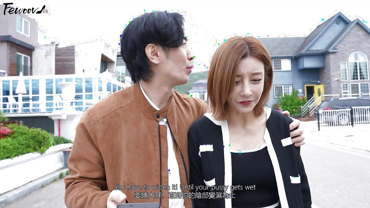 ผู้หญิงที่แต่งงานแล้วที่มีเท้าที่อ่อนไหว