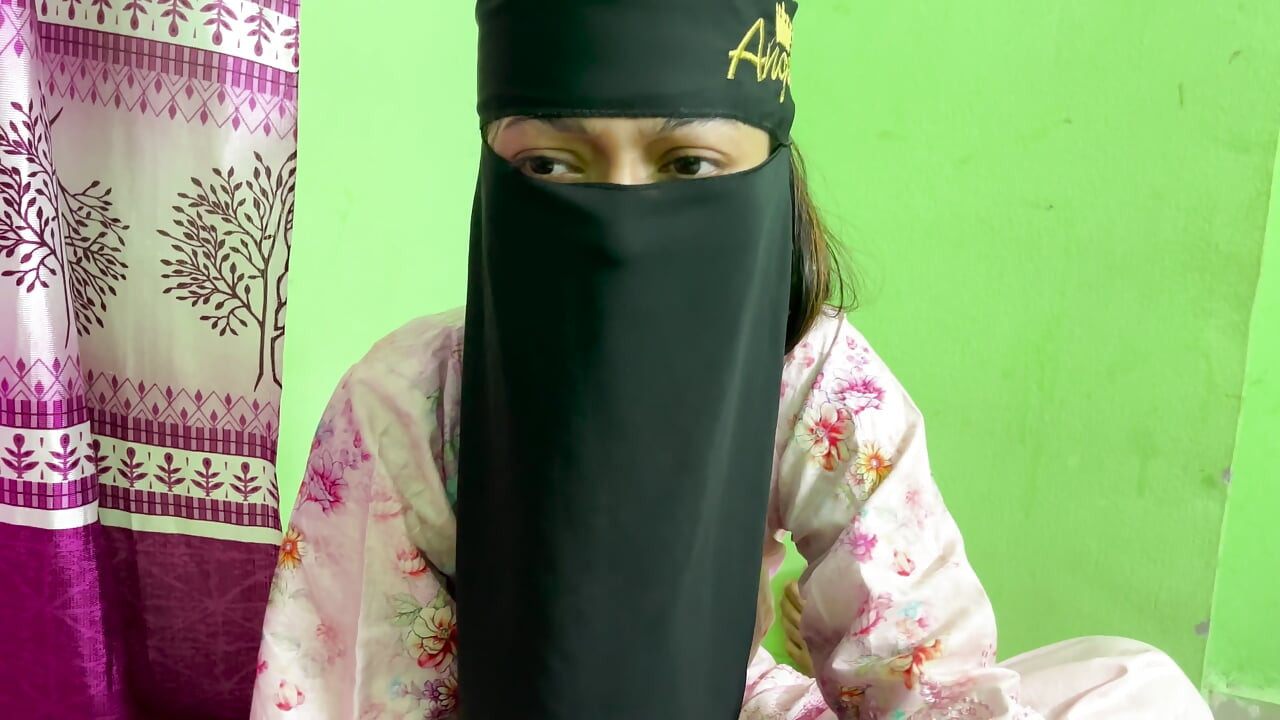 Paman mertua aku tahu kamu bisa memuaskan nafsu mudaku.