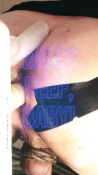 Kandi Kane estica seu cu 2 consolos - analmaxxing com Kandi