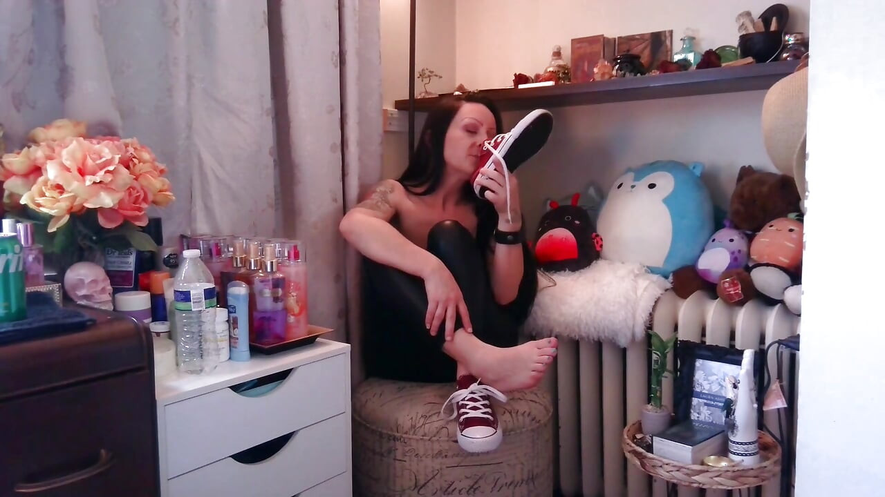I Love to Lick My Own Feet