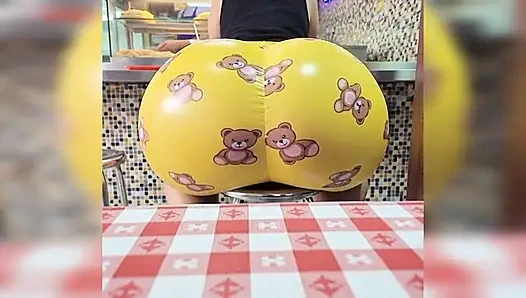 Big ass eating hamburger